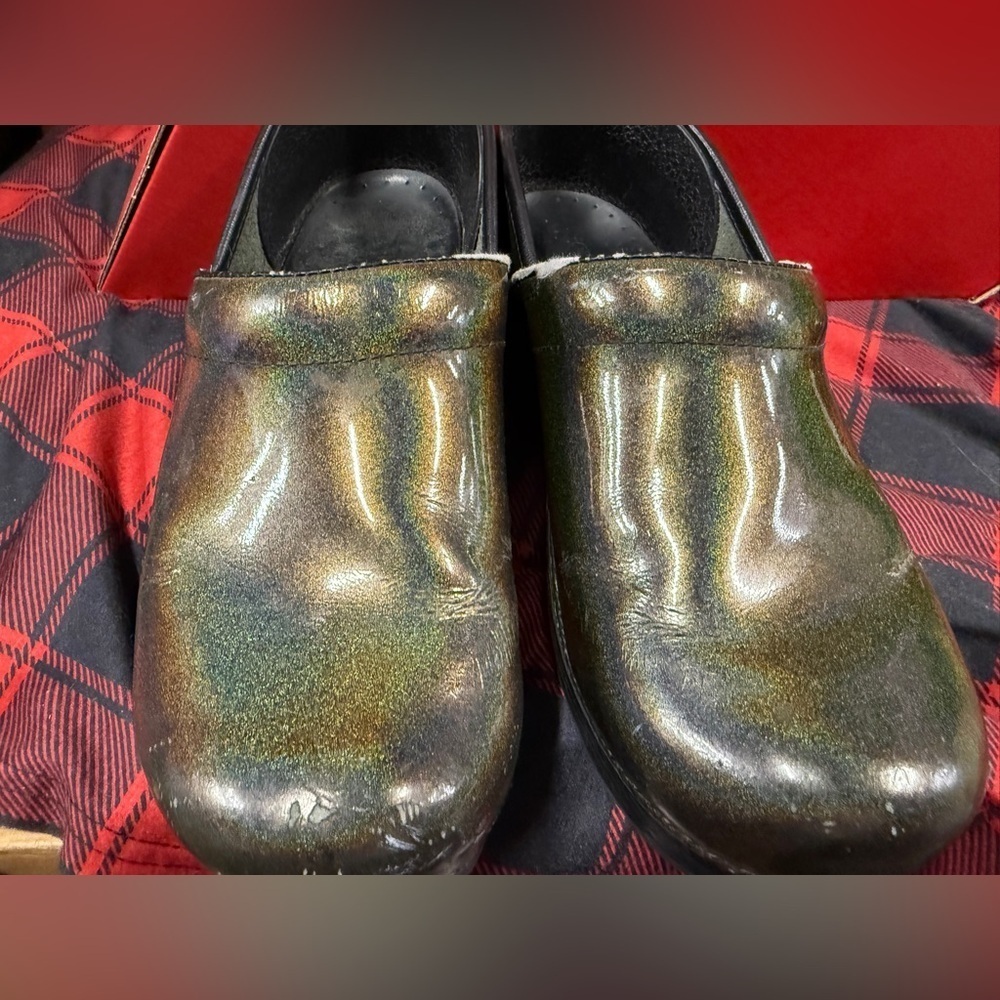 DANSKO Women’s Sz 39 Iridescent Professional Slip-On clogs work shoes